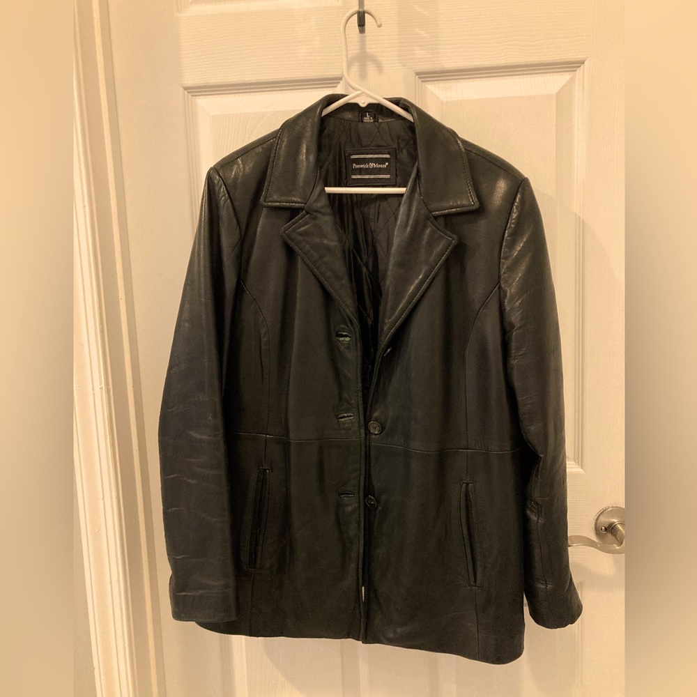 Four buttoned leather coat